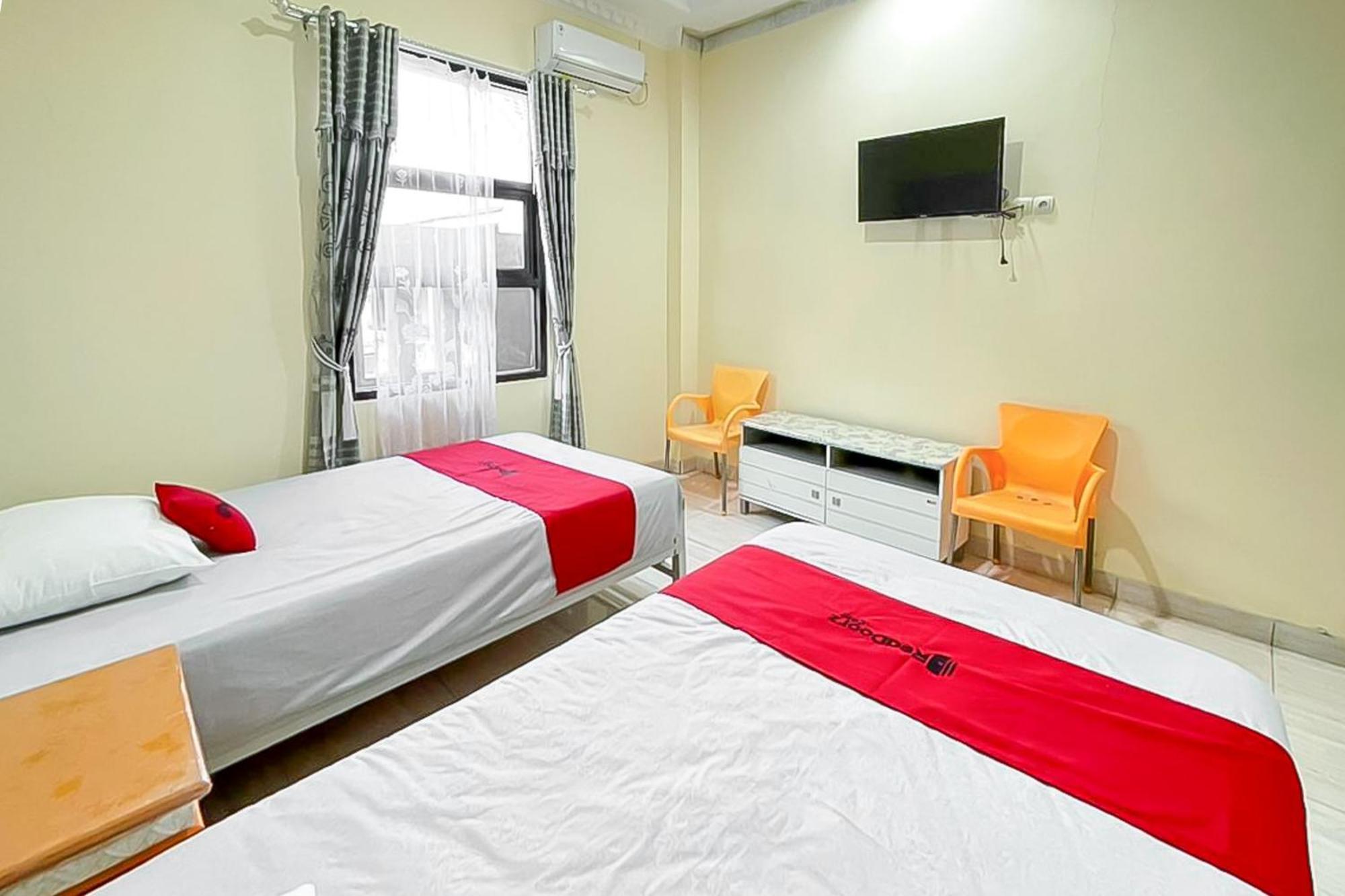 Reddoorz Near Grage Mall Cirebon Hotel Exterior photo