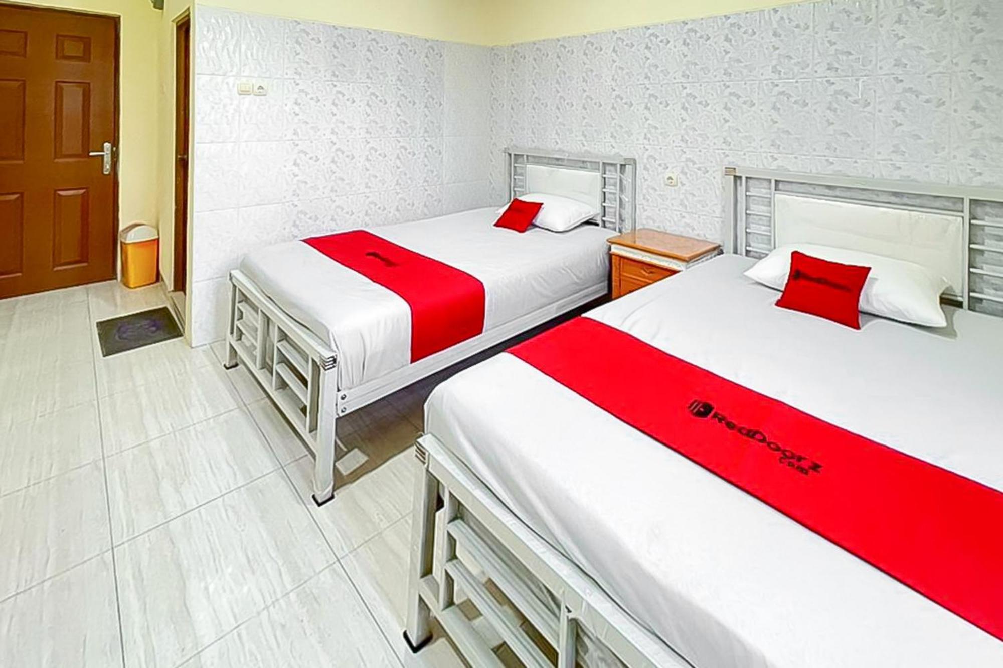 Reddoorz Near Grage Mall Cirebon Hotel Exterior photo