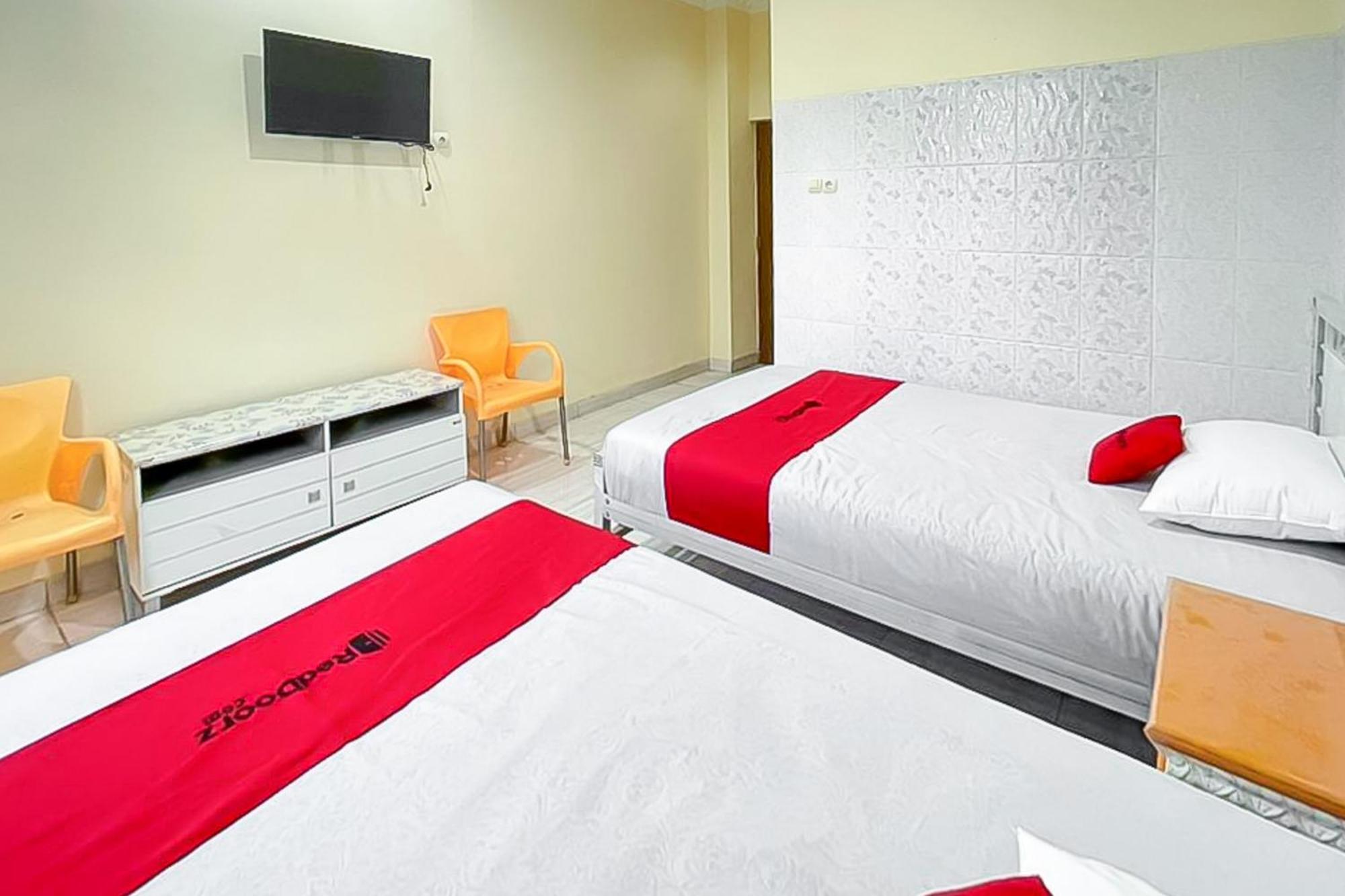 Reddoorz Near Grage Mall Cirebon Hotel Exterior photo