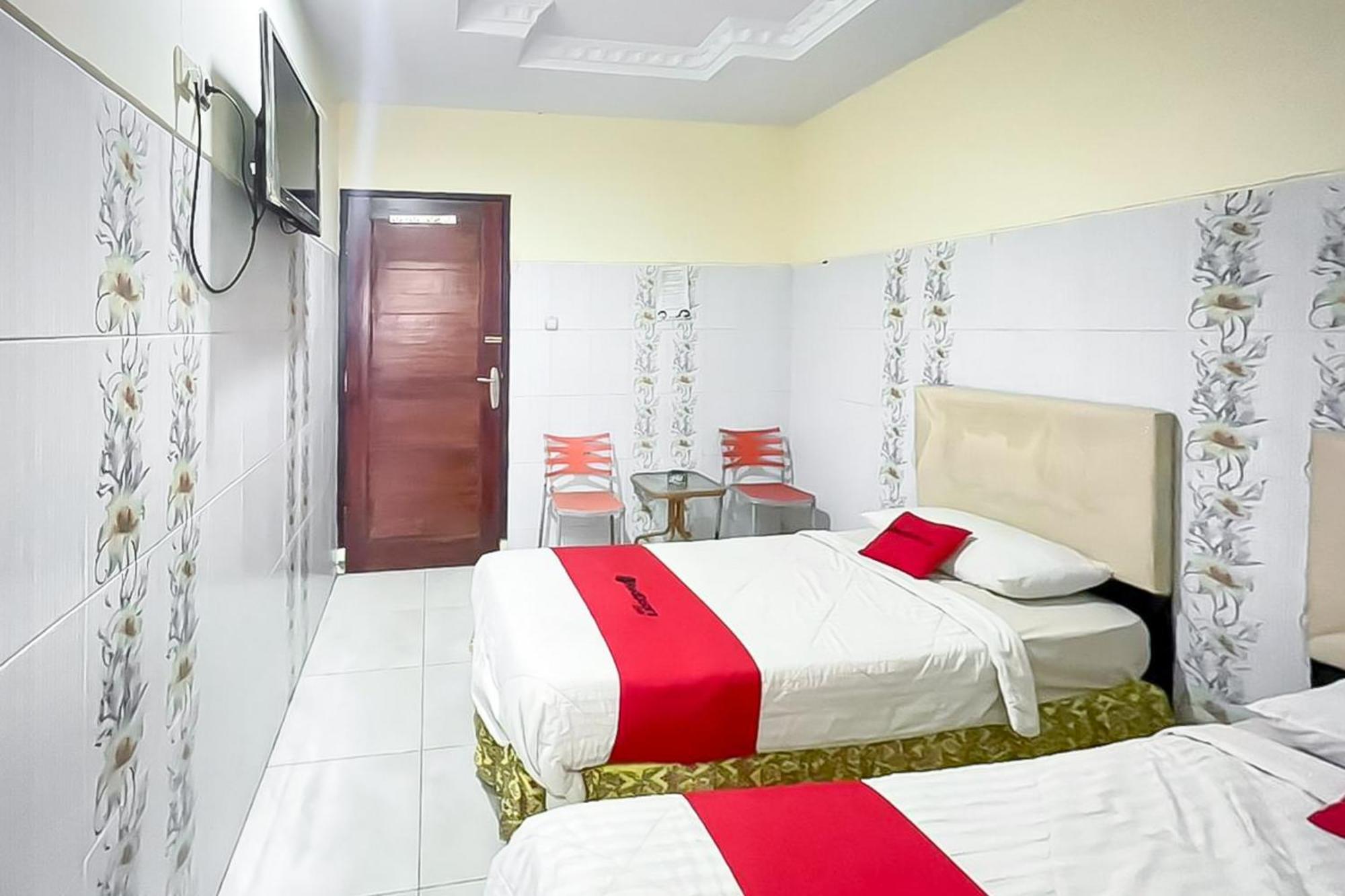 Reddoorz Near Grage Mall Cirebon Hotel Exterior photo