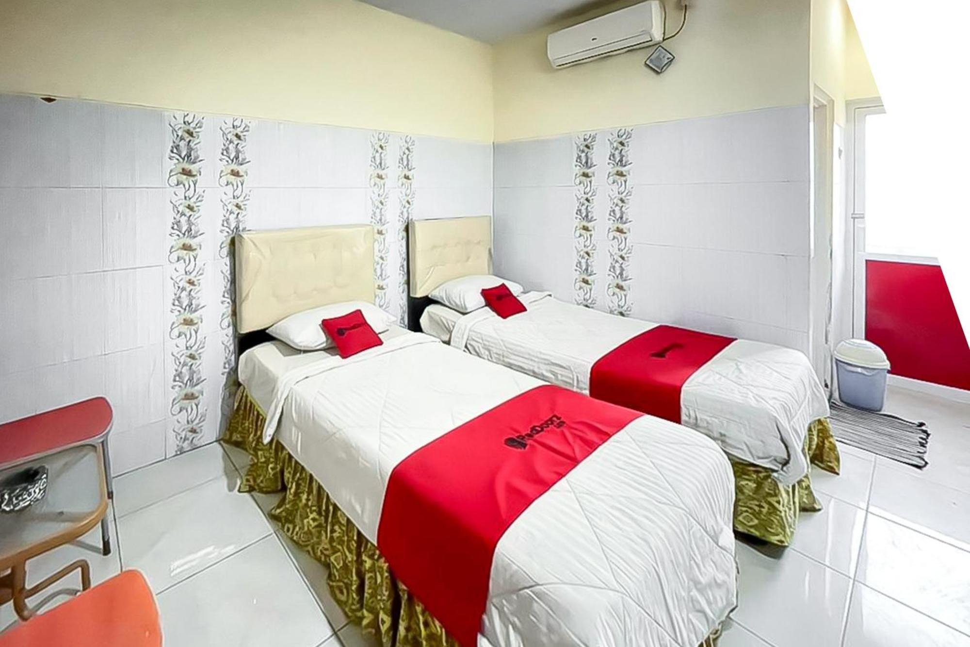 Reddoorz Near Grage Mall Cirebon Hotel Exterior photo