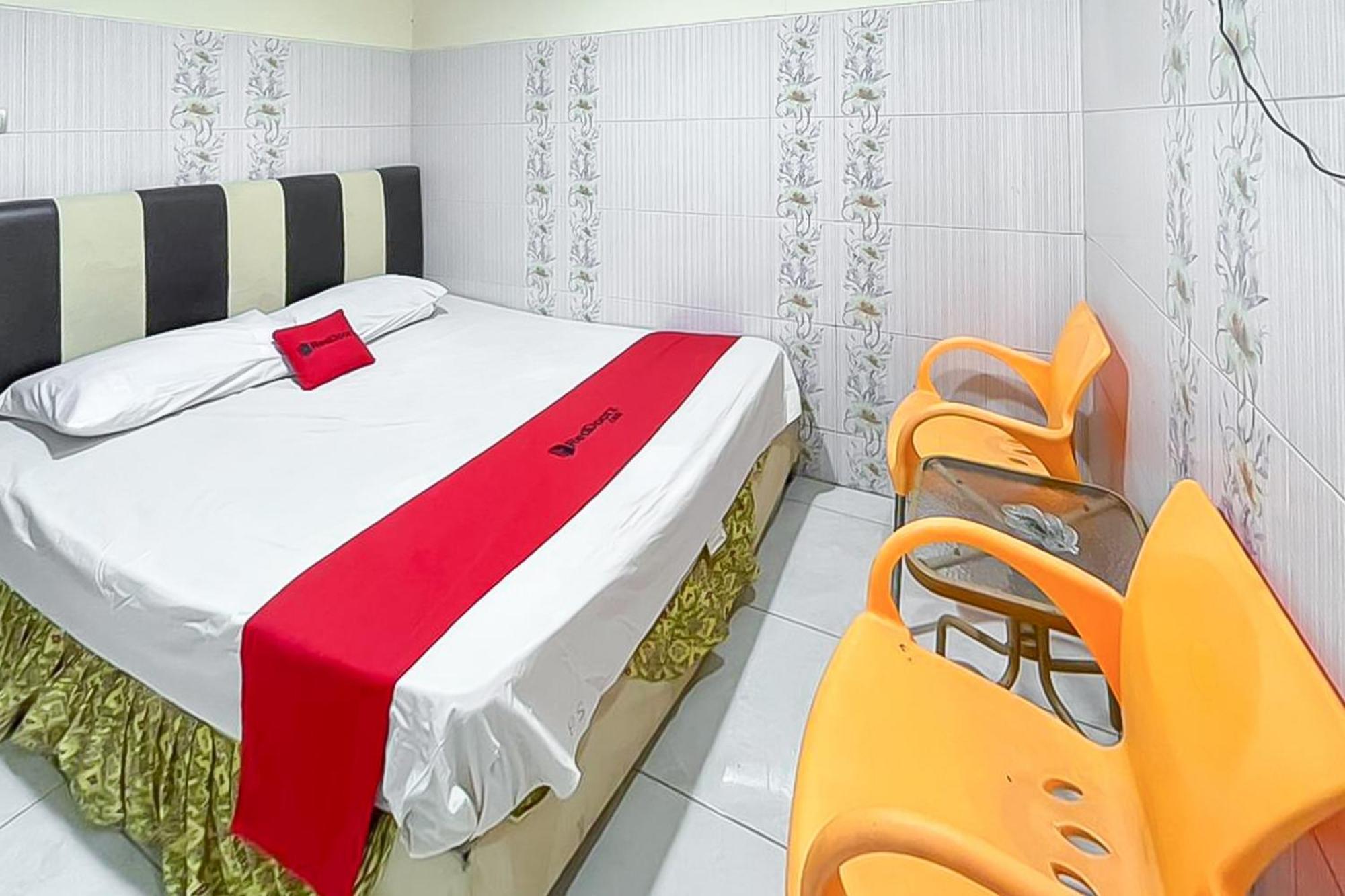 Reddoorz Near Grage Mall Cirebon Hotel Exterior photo